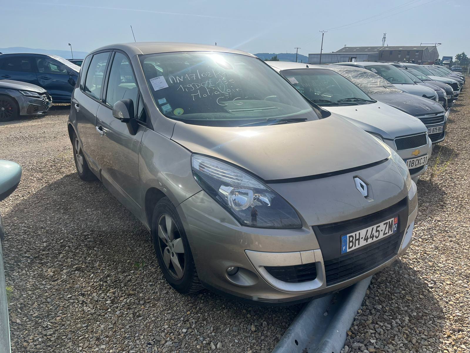 RENAULT Scénic III 1.9 DCi 130