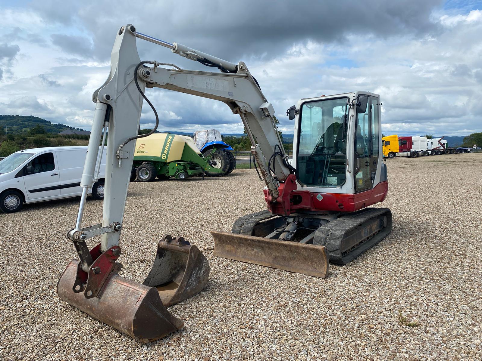 TAKEUCHI TB 250